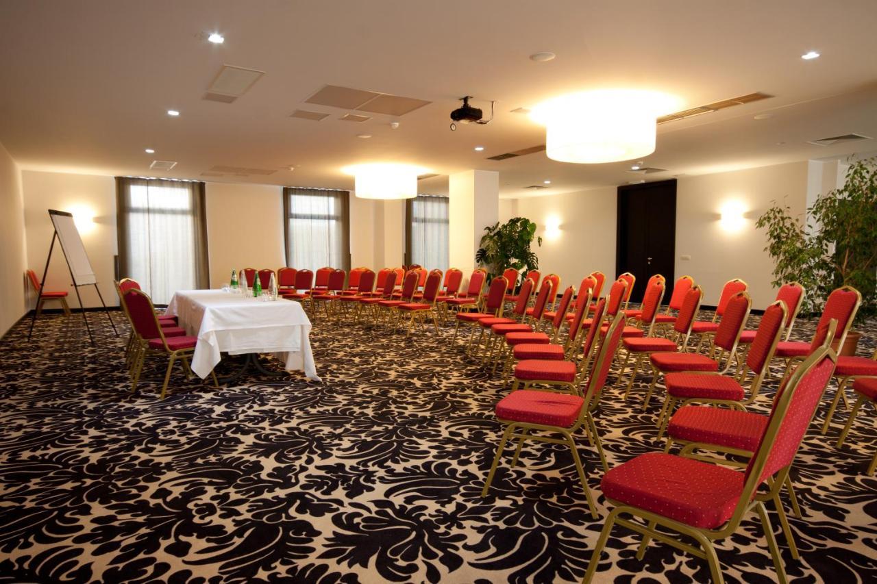 Hotel Laurus - Liburnia โอปาติยา ภายนอก รูปภาพ