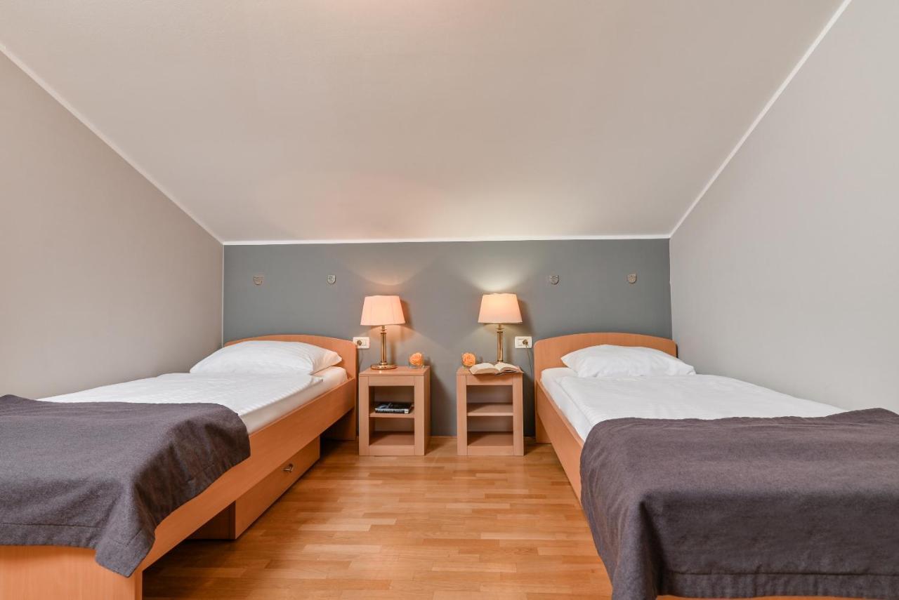 Hotel Laurus - Liburnia โอปาติยา ภายนอก รูปภาพ