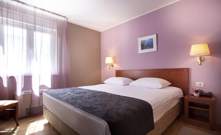 Hotel Laurus - Liburnia โอปาติยา ภายนอก รูปภาพ