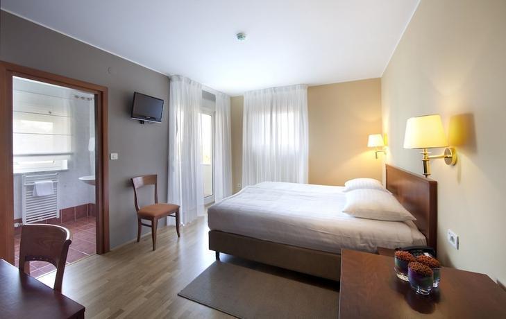 Hotel Laurus - Liburnia โอปาติยา ภายนอก รูปภาพ