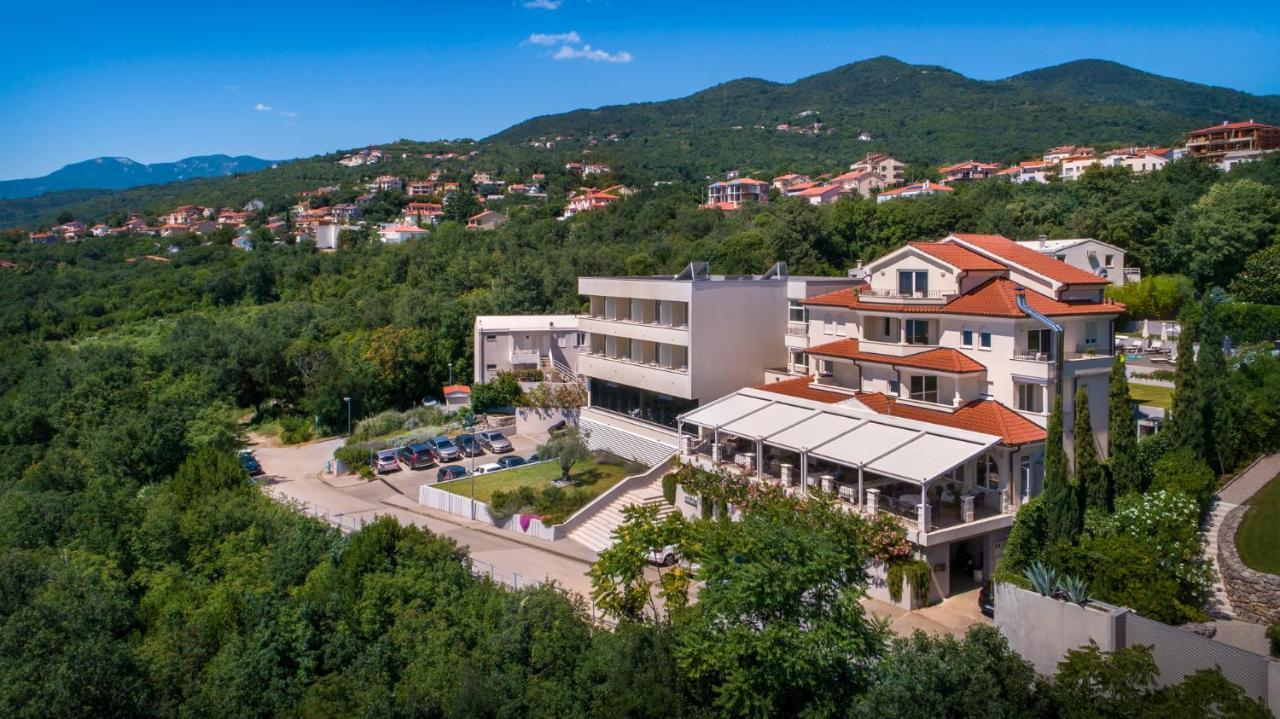Hotel Laurus - Liburnia โอปาติยา ภายนอก รูปภาพ